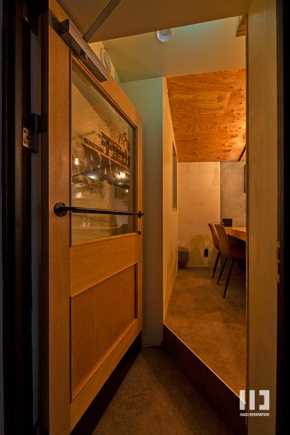 「隠れ家的ダイニングBar "千里山BASE"」の玄関・土間