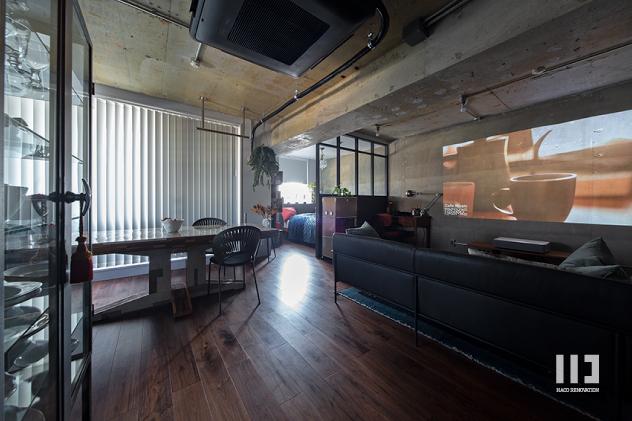 「クールな装い」のリビングダイニング