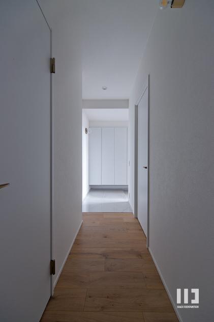 「chicな毎日を」の廊下～玄関