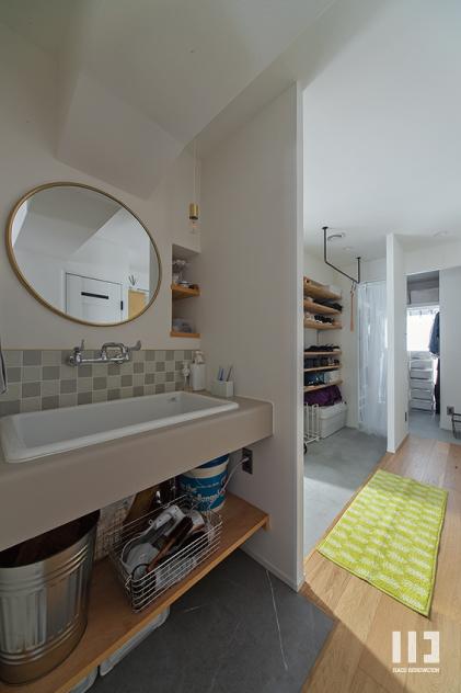 「自然体で気持ち良いおうち」の洗面所