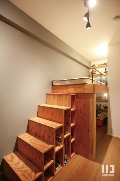 「キッチンに集う、家族の風景」の子供部屋