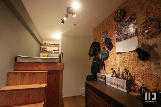 「キッチンに集う、家族の風景」の子供部屋