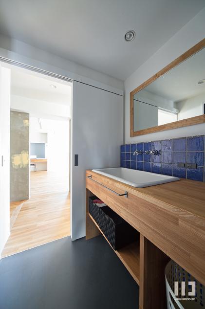 「Wallscape in the house.」の洗面