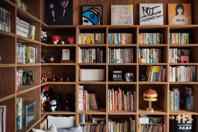 「並べる家」の造作本棚