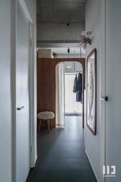 「アンニュイな空模様」の廊下