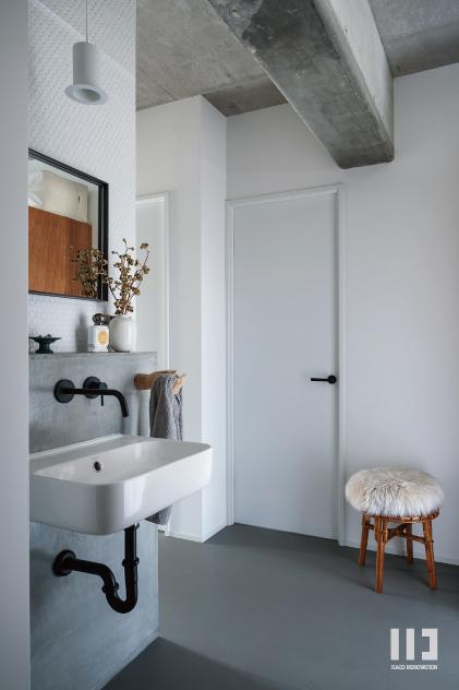 「アンニュイな空模様」の洗面スペース