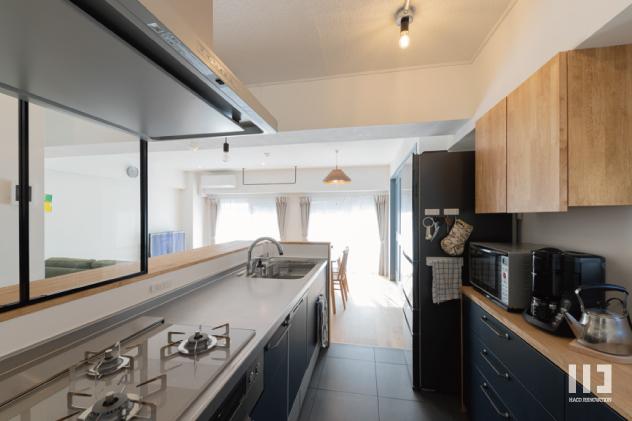 「イロとカタチを紡ぐ」のキッチン