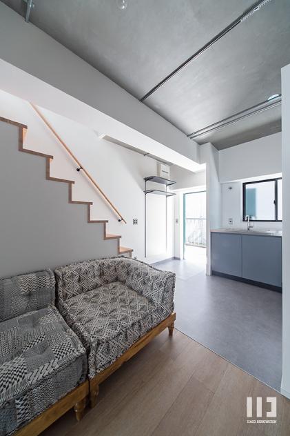 「四条畷 Rinato (築48年物語)」のリビング・キッチン