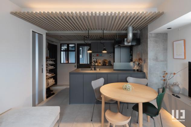 「tiny utopia」のキッチン・ダイニング