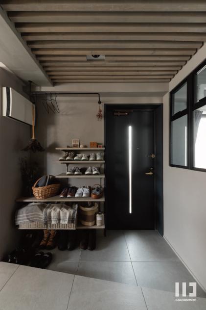 「tiny utopia」の玄関