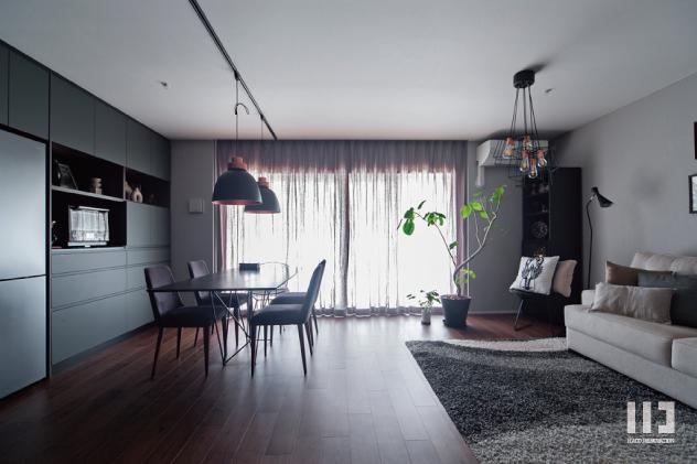 「quiet and calm」のリビングダイニング