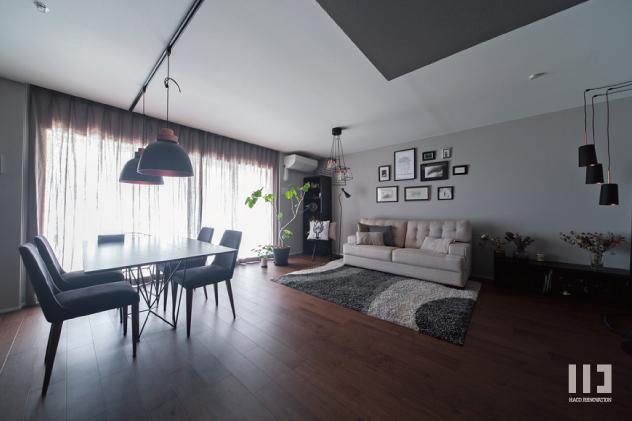 「quiet and calm」のリビングダイニング