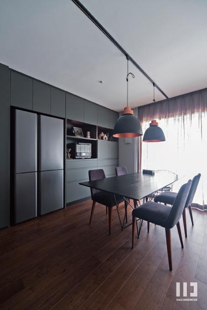 「quiet and calm」のダイニング