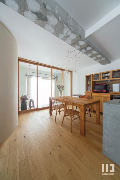 「Aesopの家」のダイニング・インナーテラス