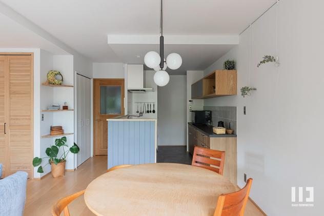 「愛着が巡る暮らし」のキッチン