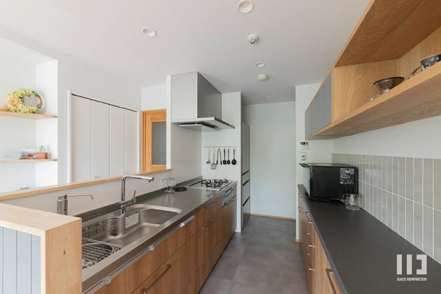 「愛着が巡る暮らし」のキッチン