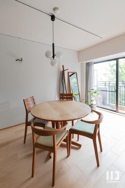 「愛着が巡る暮らし」のダイニング