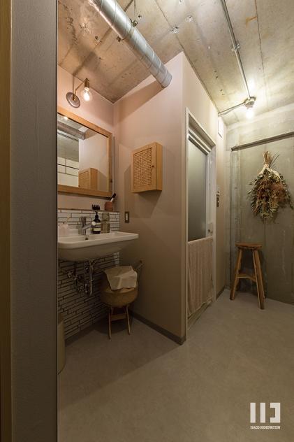 「非日常と暮らす」の洗面所