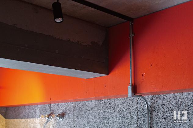 「そう、すべては…」の壁面塗装