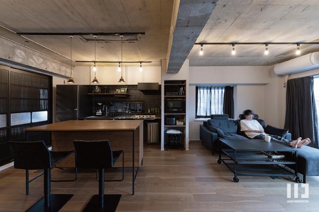 「綯交（ないまぜ）な暮らし」のリビングダイニング