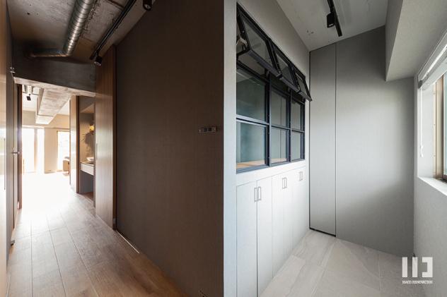 「yokohama flat」の廊下