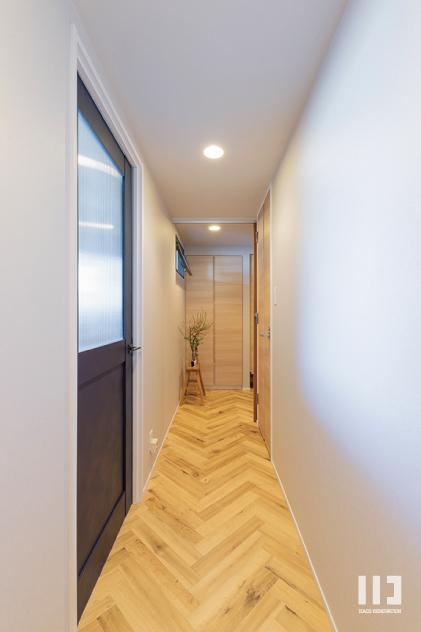 「吾輩達は猫である」の廊下