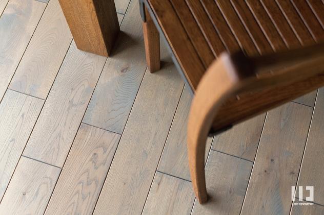 「The hideaway café」のリビングダイニング