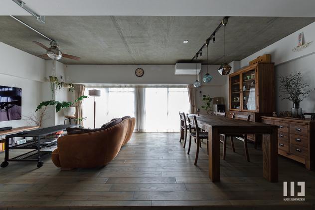 「The hideaway café」のリビングダイニング