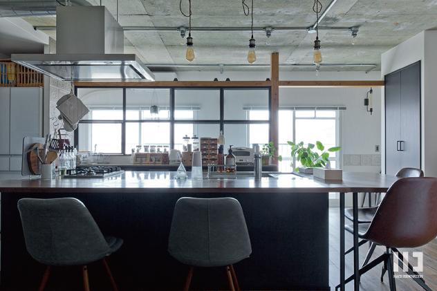 「季節を感じる家」のキッチン