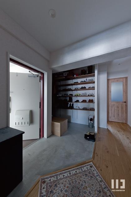 「季節を感じる家」の玄関土間