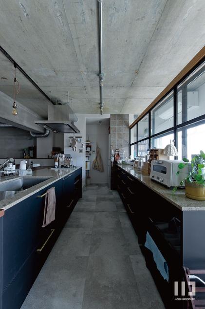 「季節を感じる家」のキッチン