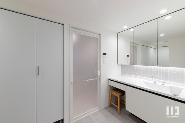 「comfortable house」の洗面所