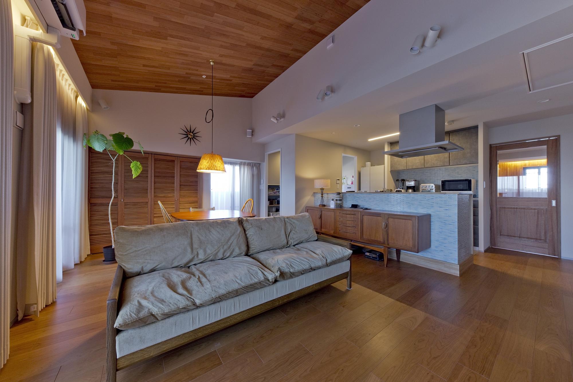 「antique furniture」のリビングダイニング