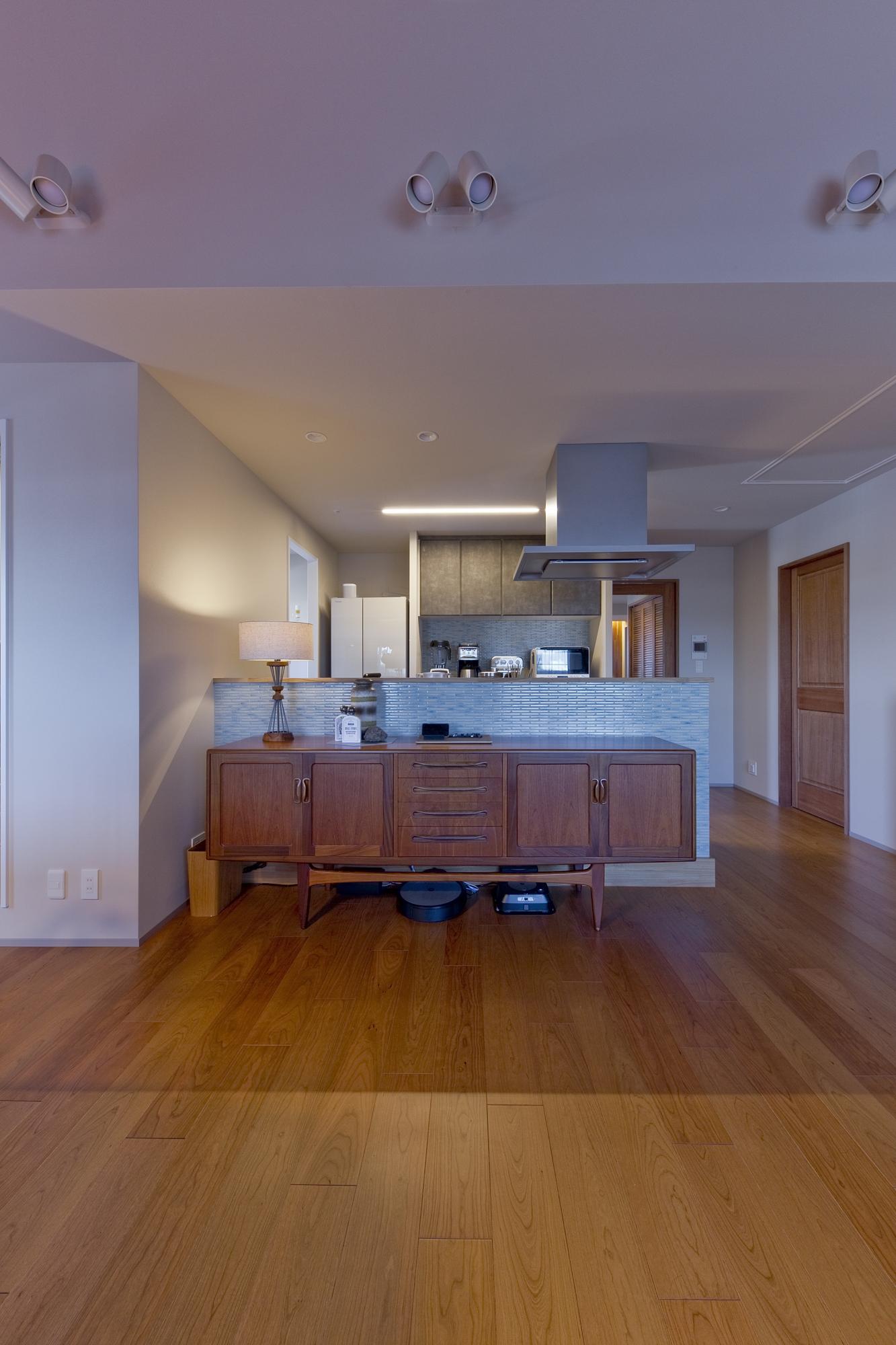 「antique furniture」のキッチン