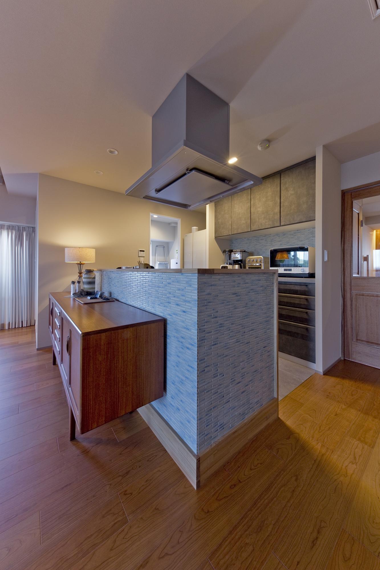 「antique furniture」のキッチン