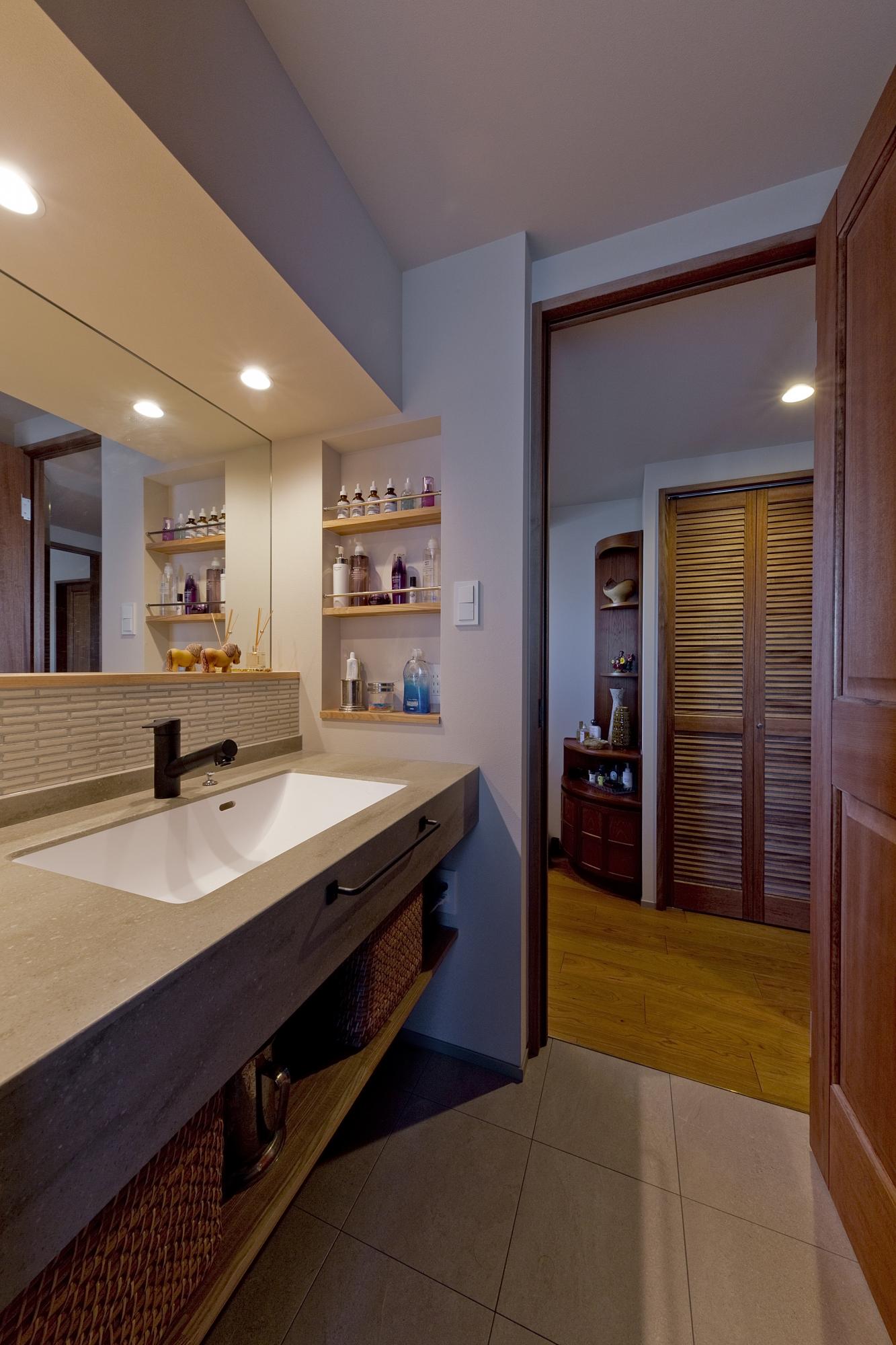 「antique furniture」の洗面