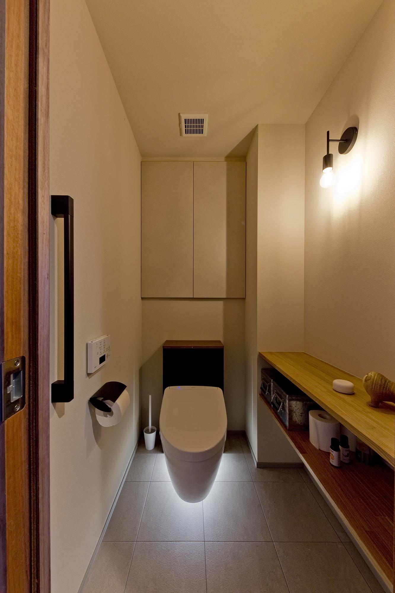 「antique furniture」のトイレ