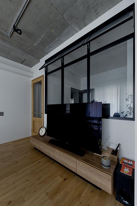 「Come visit!」のリビング