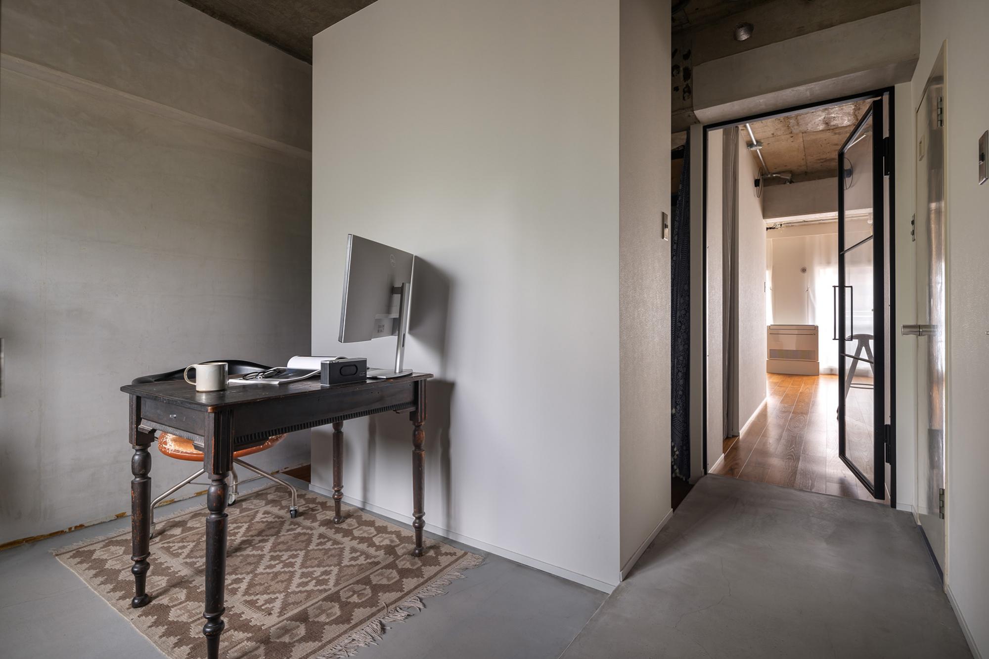 「陰翳礼讃」の土間・ワークスペース