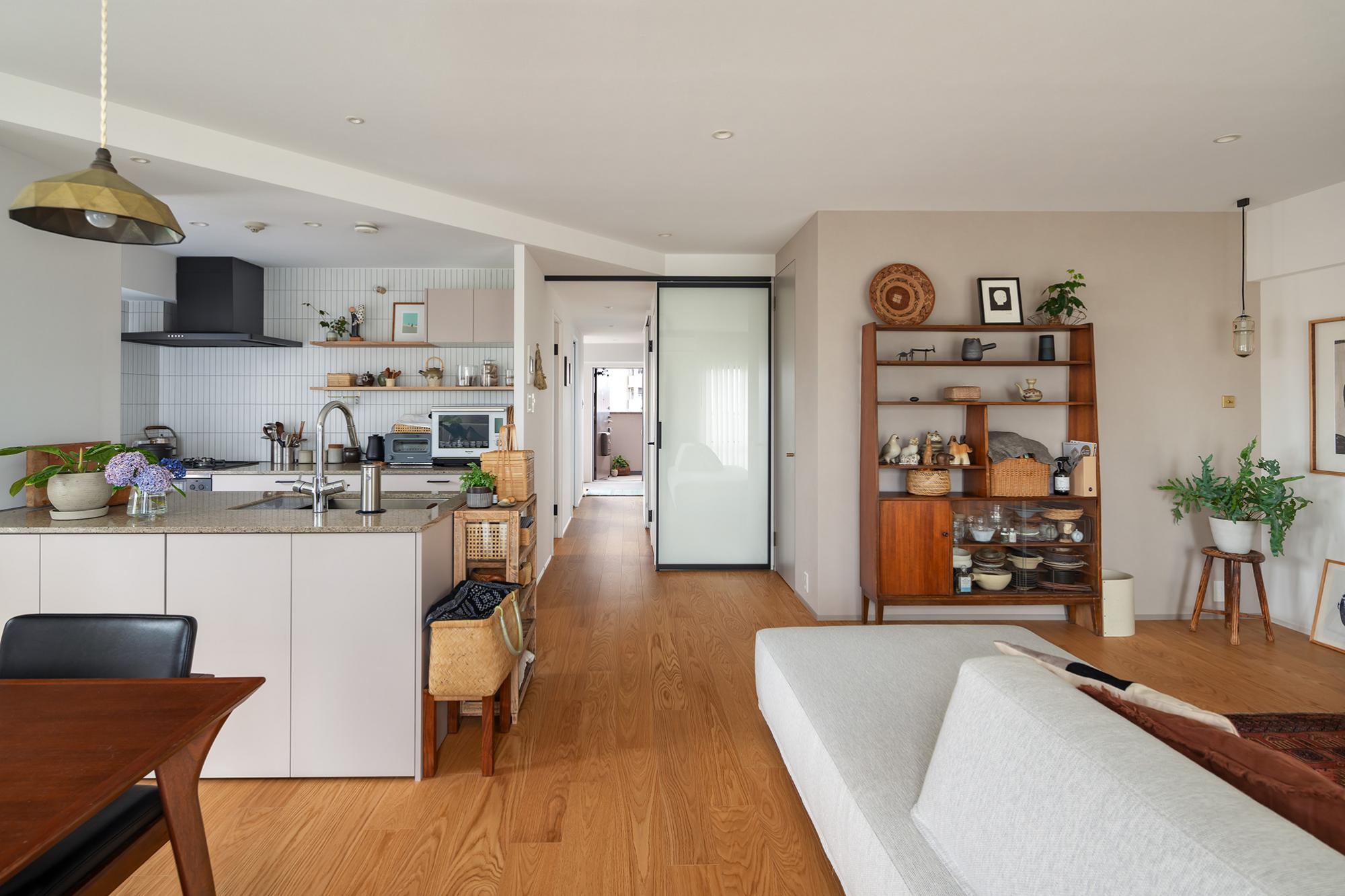 「ナナメの眺め」のリビングダイニングキッチン