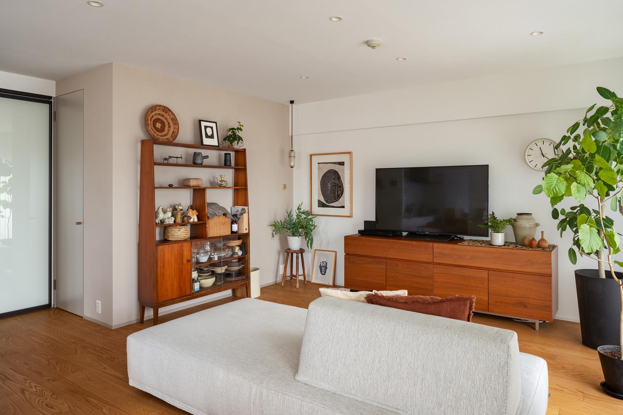 「ナナメの眺め」のリビング