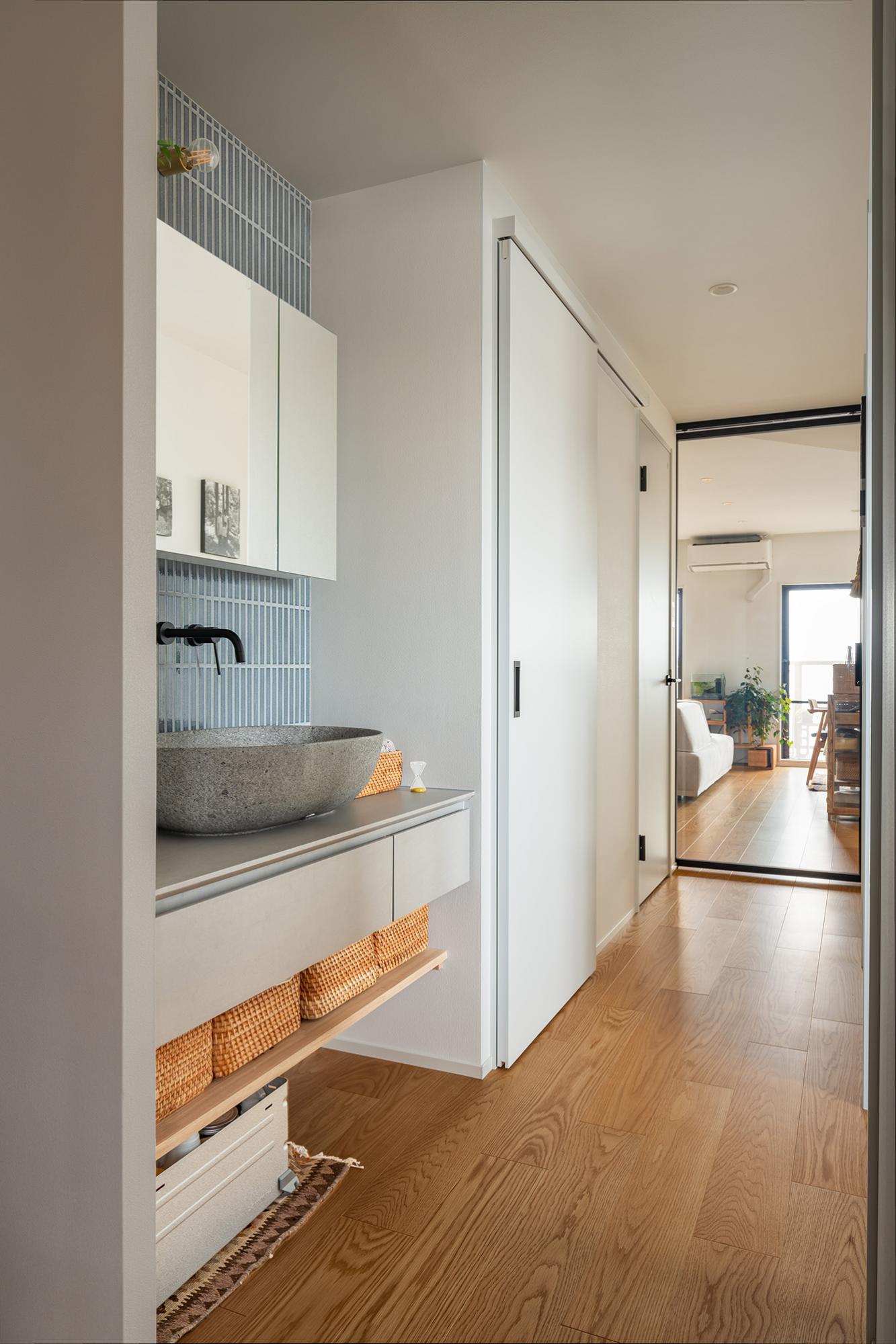 「ナナメの眺め」の廊下