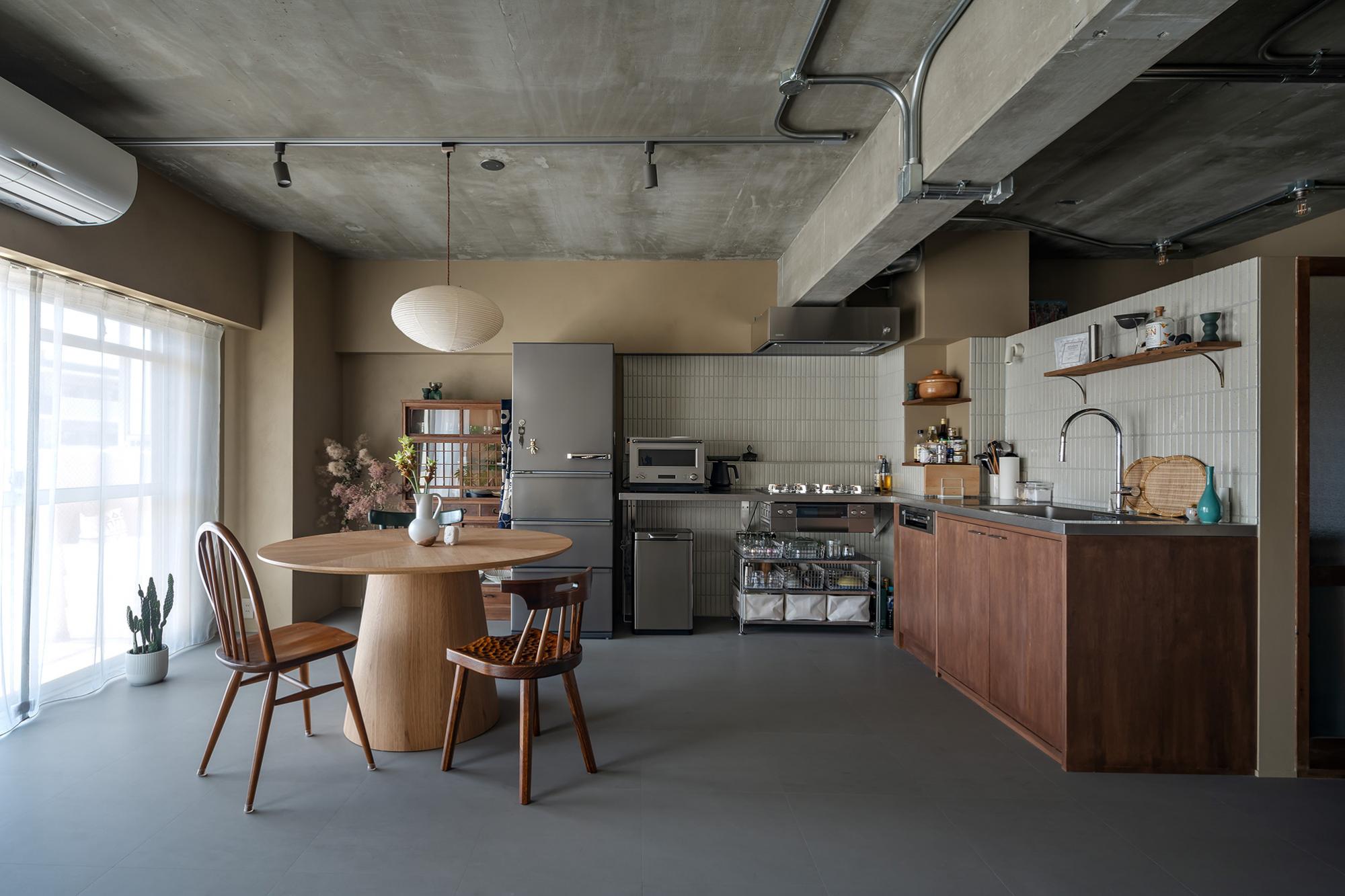 「遊郭建具と暮らす」のダイニングキッチン