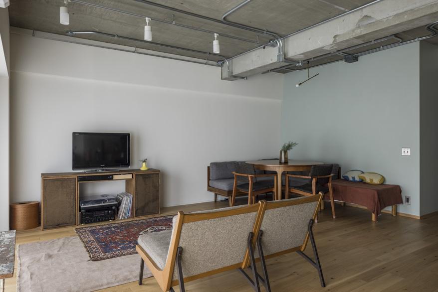 「手塩にかけて育てる家」のリビングダイニング