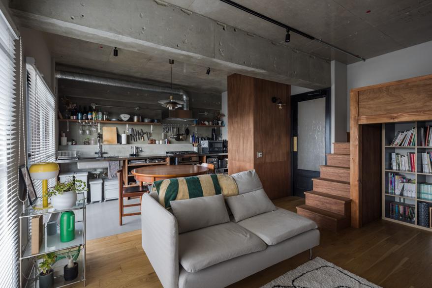 「それぞれの基地」のリビングダイニング