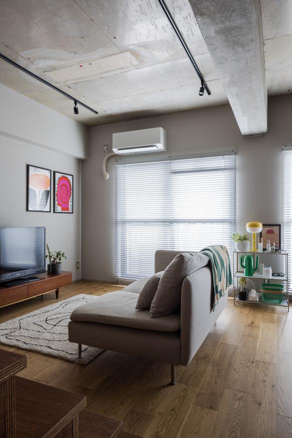 「それぞれの基地」のリビング