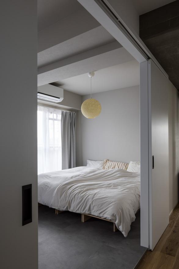 「それぞれの基地」の寝室