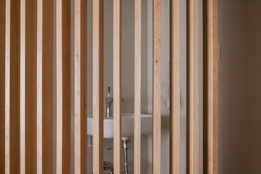 「Louver」のルーバー