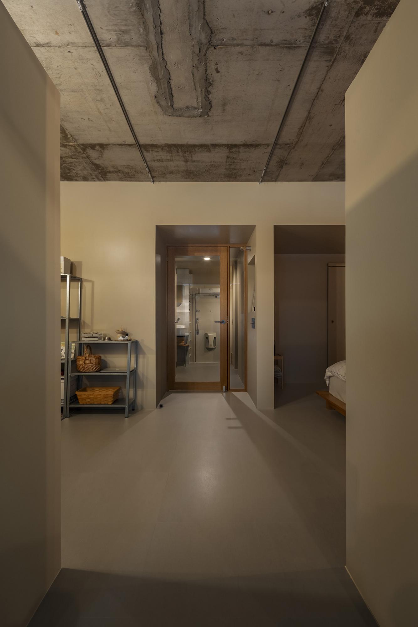 「アールの向こう側」のリビング