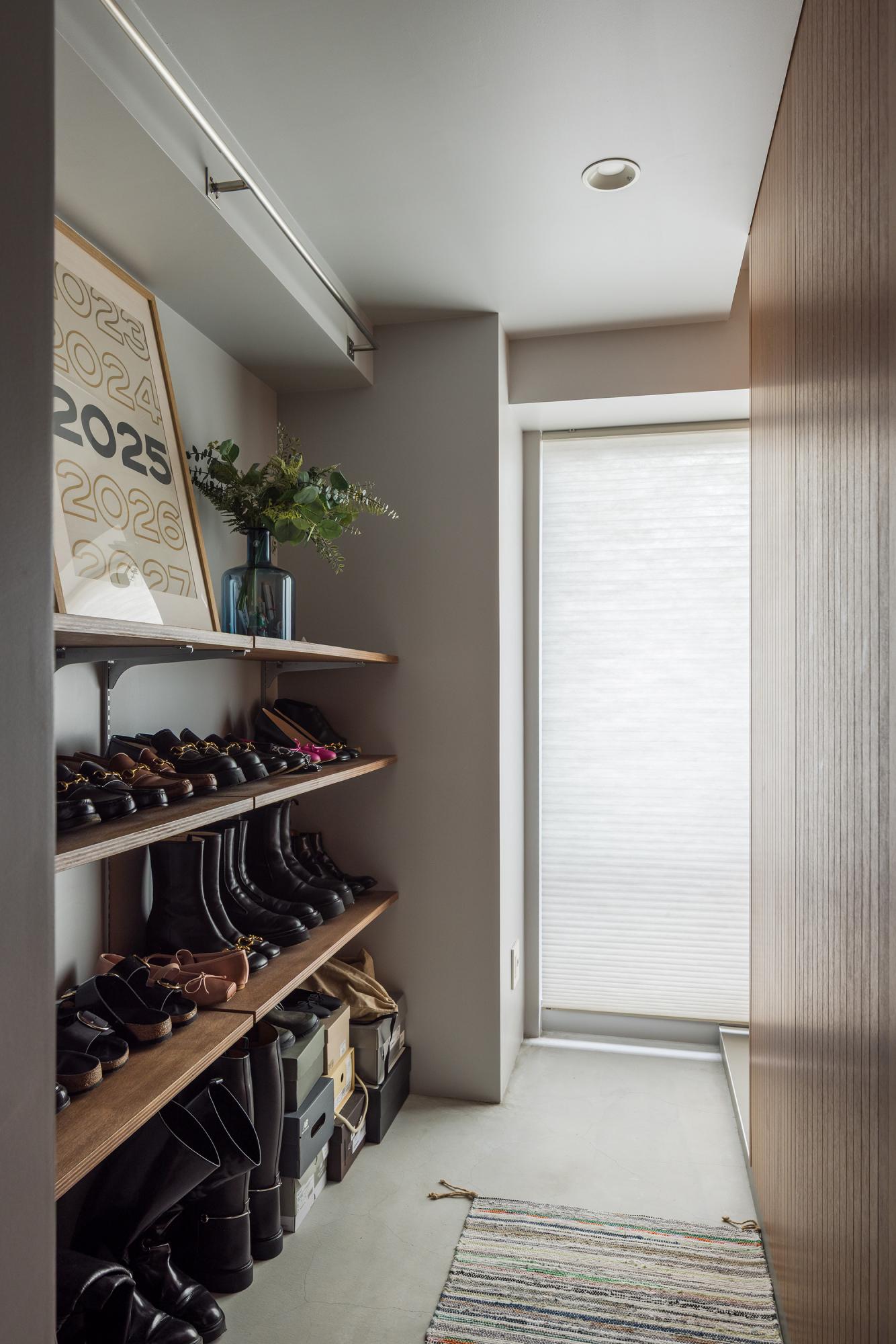 「静謐な間 – tatema」の玄関土間